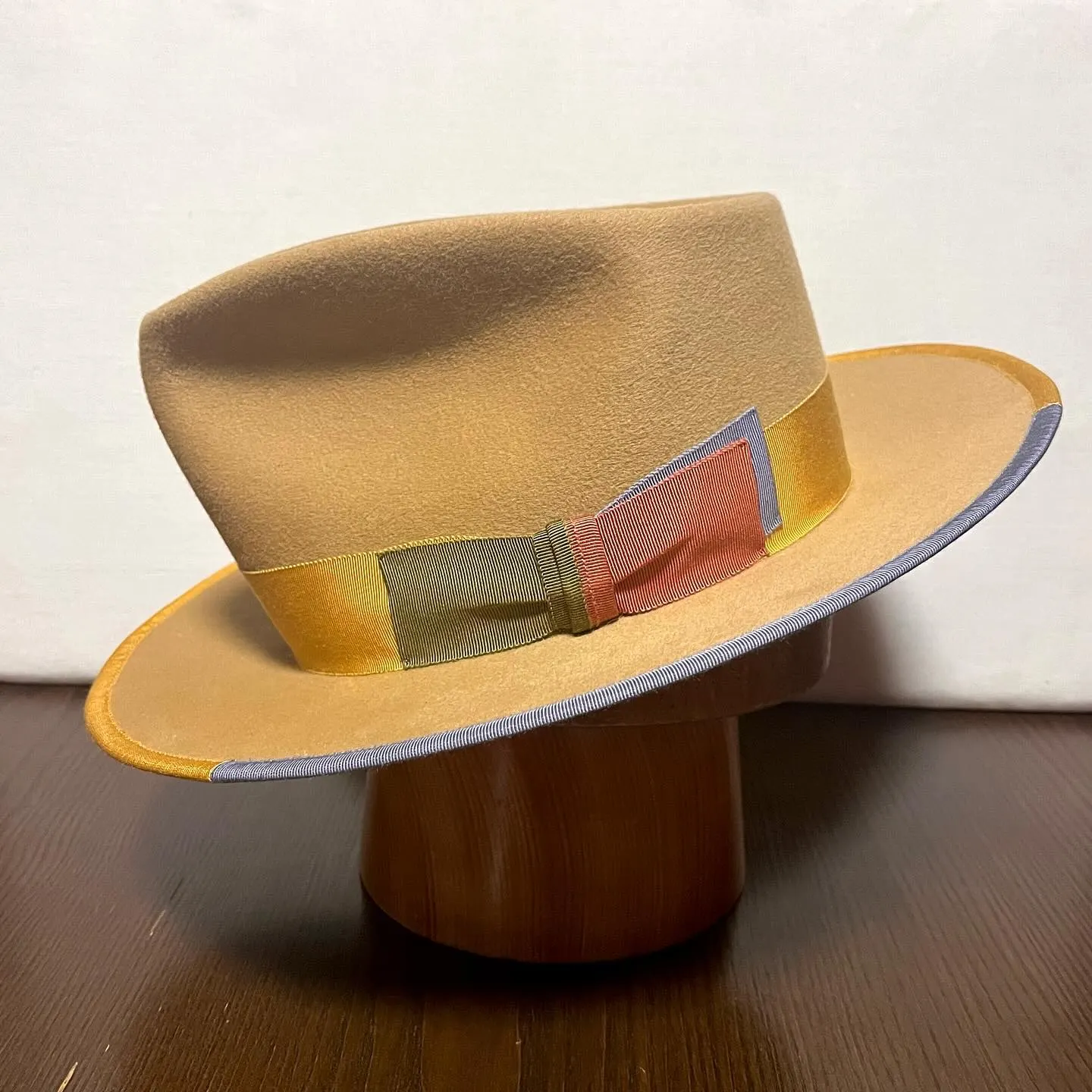 サンド色のフェルトのハット Crazy west canyon（2枚目）